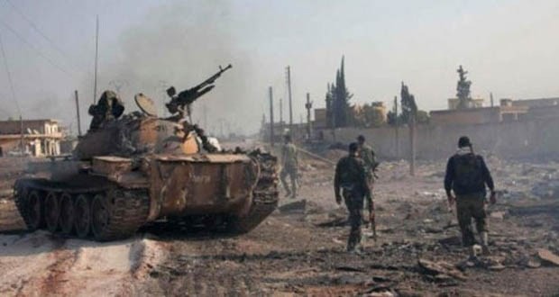 Quân đội Syria sử dụng xe tăng T-90 tấn công về hướng sân bay Tabaqa tỉnh Raqqa