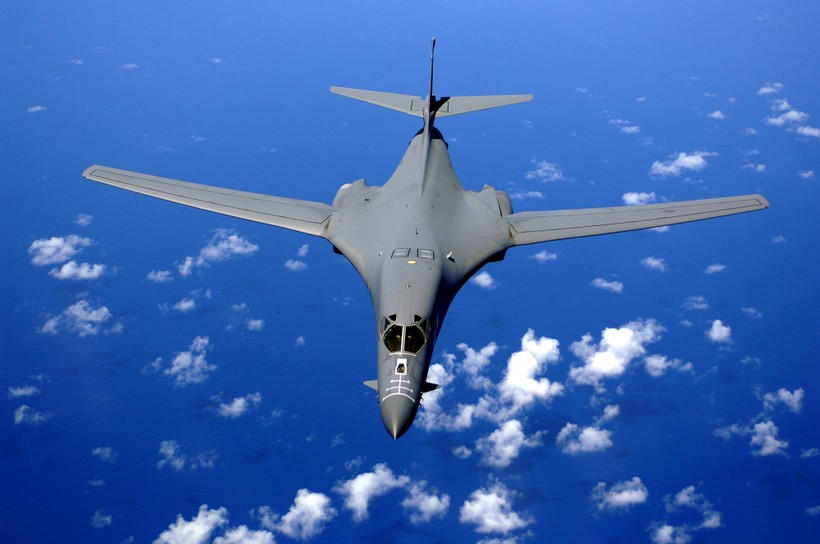 Video: Cận cảnh máy bay ném bom chiến lược Mỹ B-1 cất cánh 