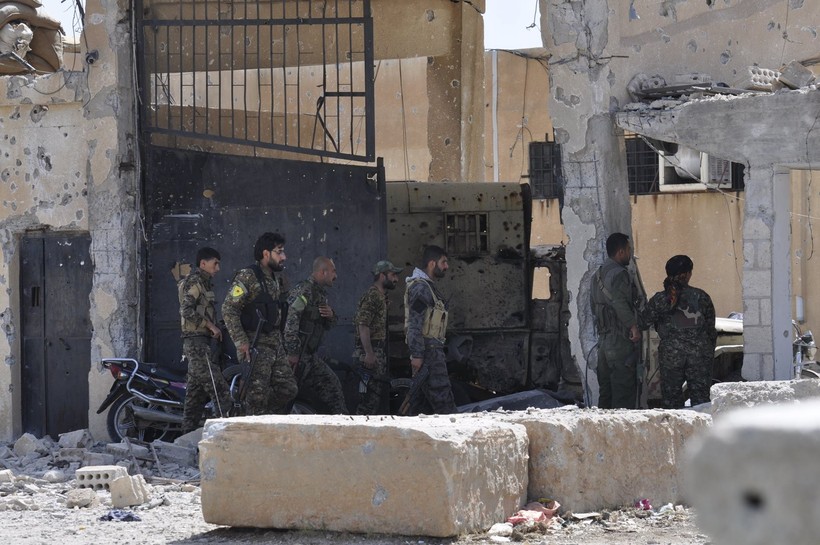 IS tấn công khủng bố lực lượng dân quân người Kurd, 15 binh sĩ thiệt mạng