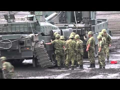 Video: Lính tăng Nhật sửa xe trật xích như thế nào?