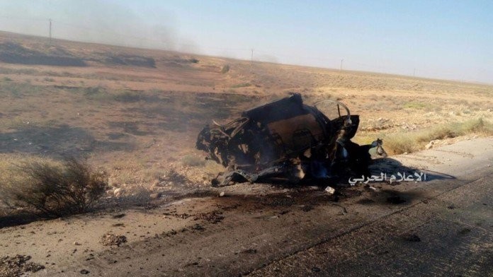 Xe VBIED bị bắn tan trên đường quốc lộ Salamiyah-Ithriyah