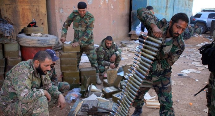Binh sĩ quân đội Syria chuẩn bị chiến đấu