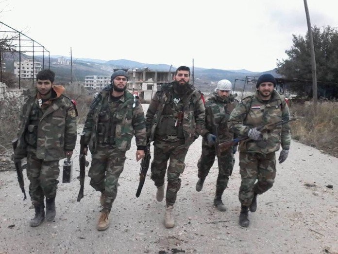 Binh sĩ quân đội Syria trên chiến trường Latakia.