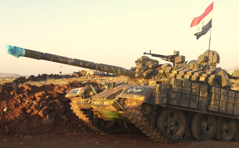 Xe tăng quân đội Syria trong phòng ngự