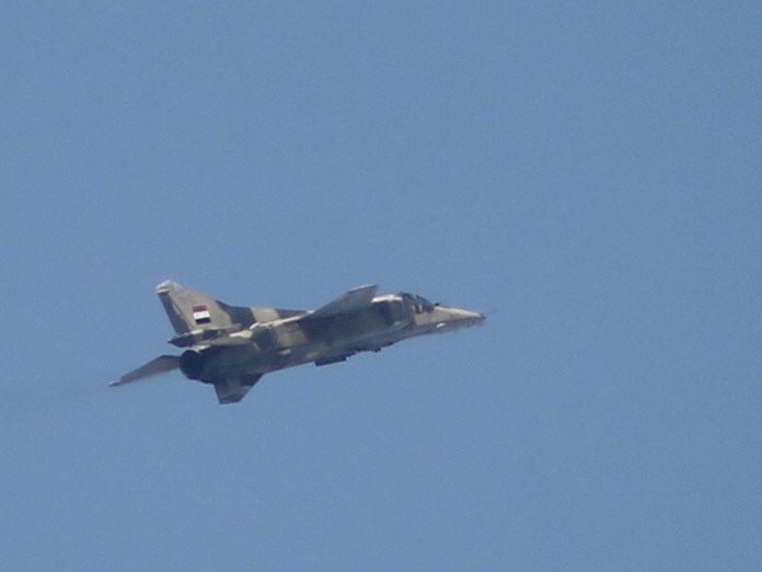 Máy bay ném bom quân đội Syria (ảnh minh họa)