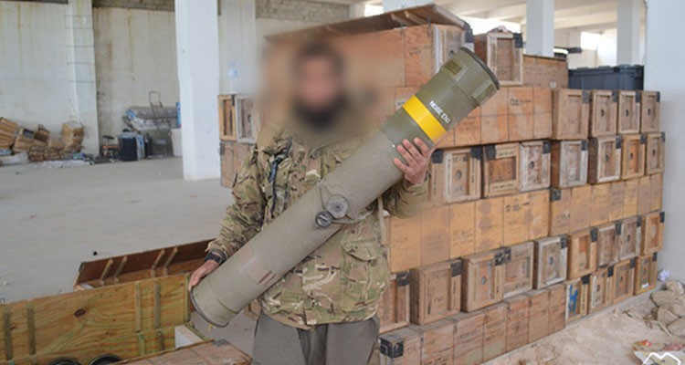 Tên lửa TOW của Mỹ trong tay của các chiến binh Hồi giáo cực đoan Al- Qaeda Syria