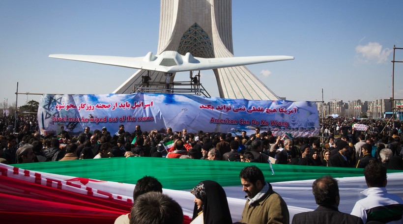 Iran triển lãm model chiếc RQ-170 Sentinel ngày 11.02.2012