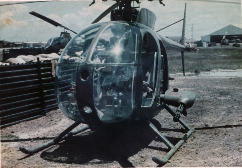 Trực thăng OH-6A phiên bản trinh sát hỏa lực, chỉ thị mục tiêu và tấn công mặt đất của quân đội Mỹ 