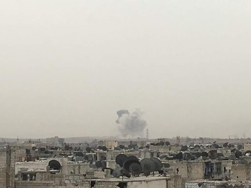 Vụ đánh bom tự sát bằng xe VBIED nhìn thấy từ xa trên thành phố Aleppo