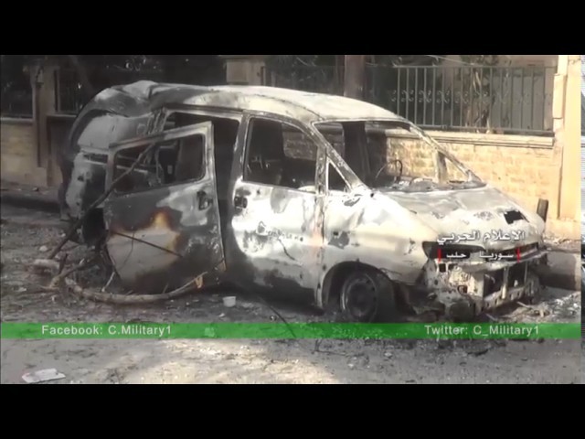 Xe cơ giới bán tải của lực lượng Hồi giáo cực đoan cháy đen trong quận Al-Assad, Aleppo