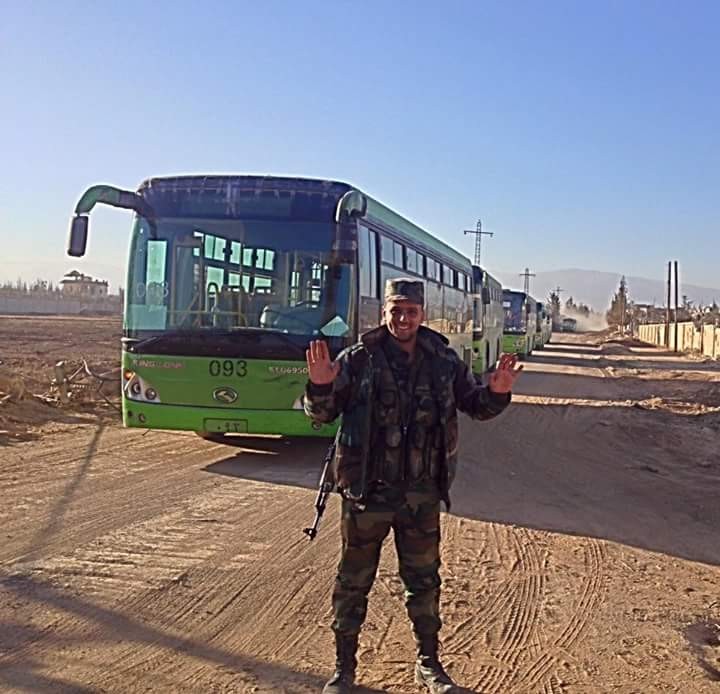 Những xe buýt xanh hòa giải dân tộc Syria đã sẵn sàng chở các chiến binh cực đoan về Idlib