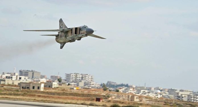 Máy bay chiến đấu của Syria cất cánh từ sân bay T-4 tỉnh Homs