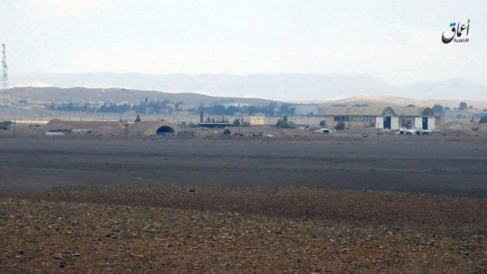 Chiến binh IS chụp ảnh quang cảnh sân bay T4, tỉnh Homs