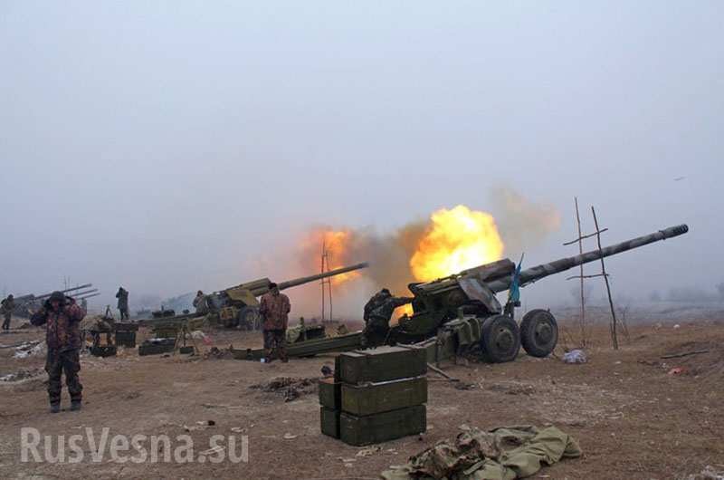 Pháo binh Ukraine giã đạn vào trận địa của dân quân Lugansk