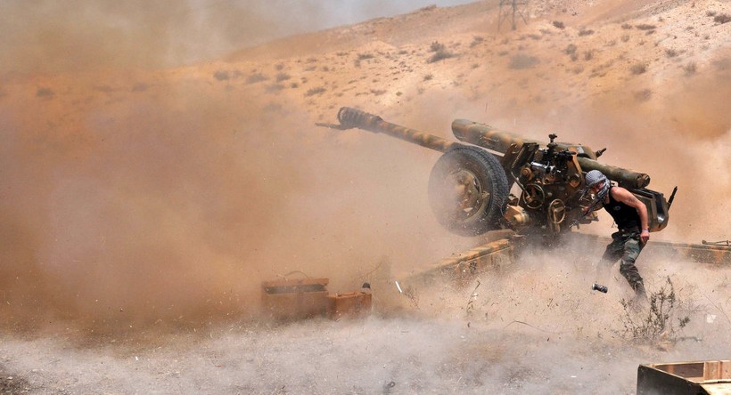 Pháo binh quân đội Syria hiến đấu trên chiến trường Palmyra