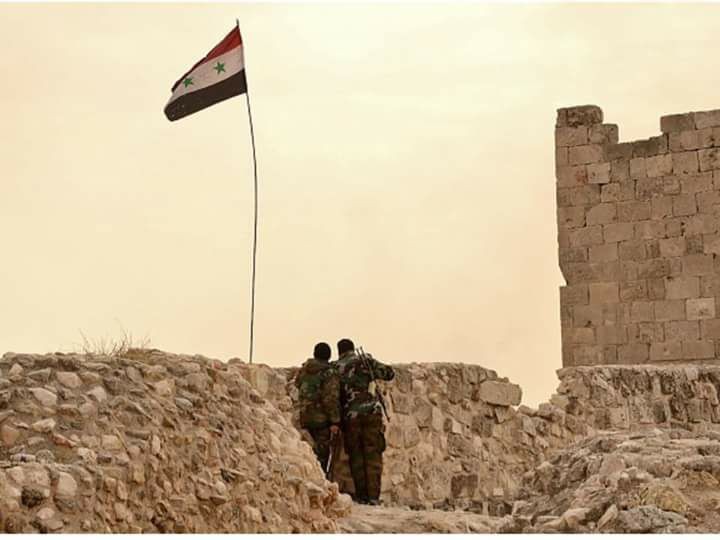 Binh sĩ Syria trên thành cổ Aleppo trong ngày đầu năm 2017