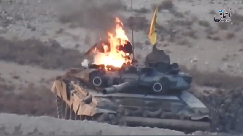 Chiếc xe T-90 bị cháy ở Aleppo