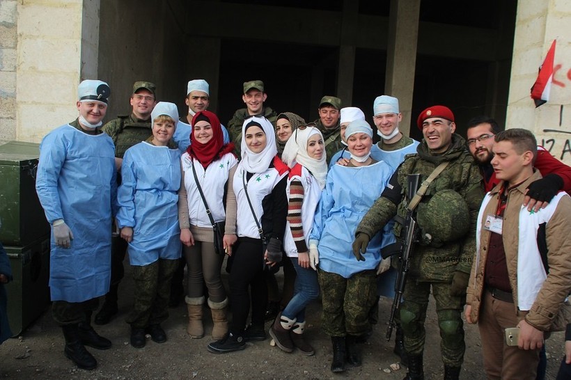 Quân cảnh, bác sĩ Nga và thanh niên tình nguyên Syria