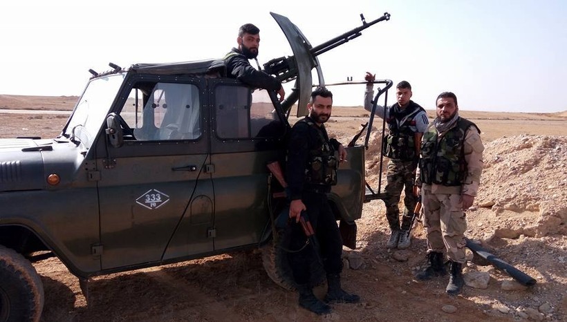 Binh sĩ quân đội Syria trên hướng tiến về mỏ khí gas Hayaan, Palmyra