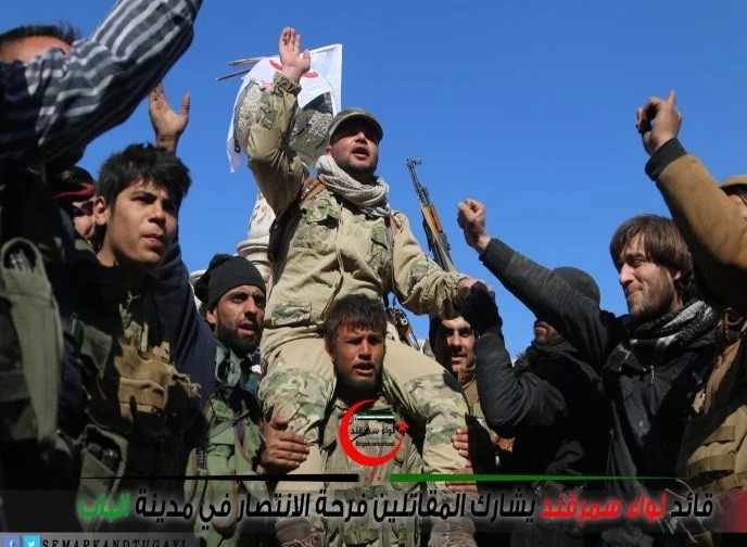 Các tay súng phiến quân FSA ăn mừng thắng lợi