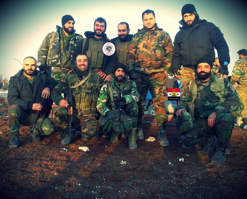 Những binh sĩ quân đội Syria trên vùng nông thôn Aleppo