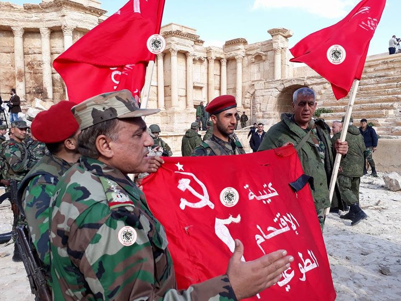 Binh sĩ quân đoàn tình nguyện số 5 trên chiến trường thành phố Palmyra