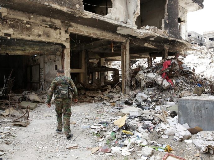 Binh sĩ Syria trong khu vực phía tây quận Harasta, Đông Ghouta, ngoại ô Damascus