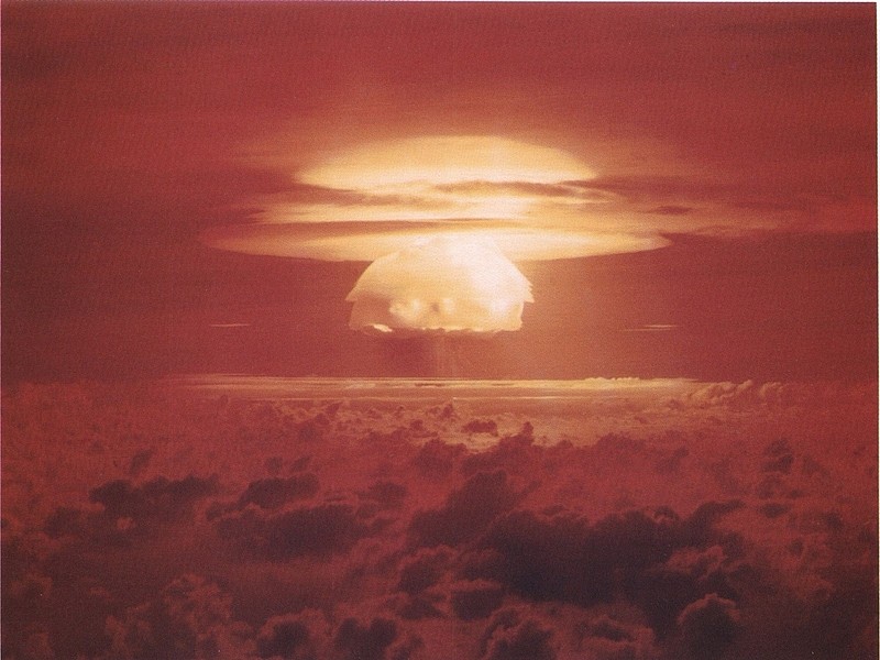 Vụ thử nghiệm vũ khí hạt nhân Castle Bravo, tiến hành ngày 01.03.1954 trên quần đảo Marshall, Thái Bình Dương