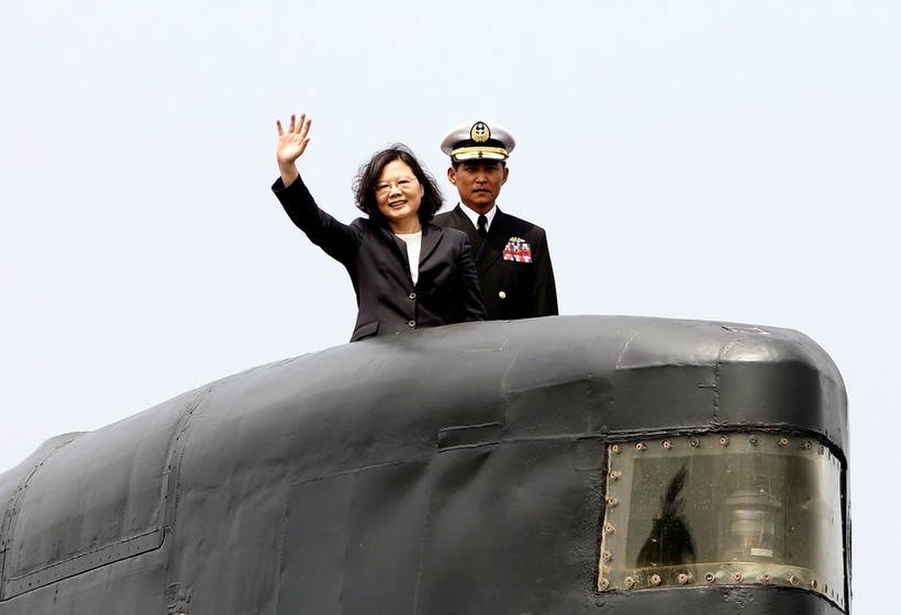 Tổng thống Đài Loan Thái Anh Văn trong chuyến thăm các căn cứ Hải quân