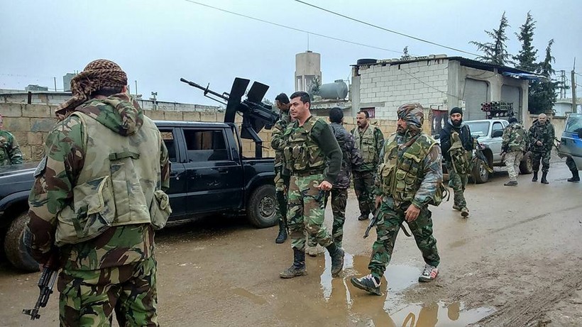 Binh sĩ quân đội Syria trên chiến trường Hama