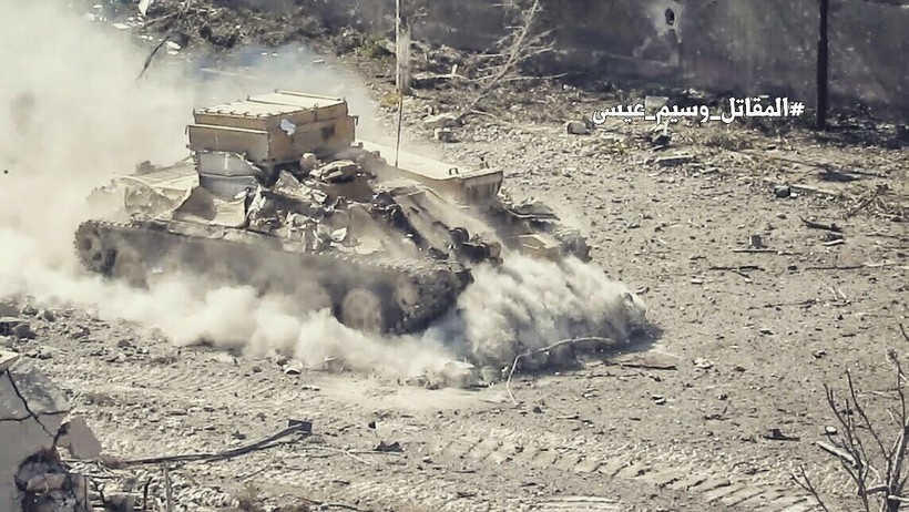 Xe thiết giáp quân đội Syria trên chiến trường Đông Ghouta