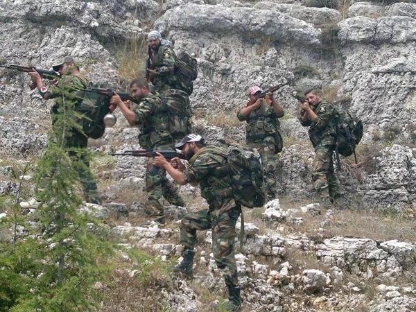 Binh sĩ quân đội Syria trên chiến trường Latakia