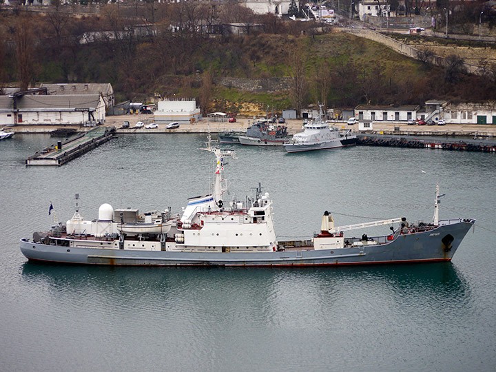 Tàu trinh sát điện tử hạng nhẹ Liman thuộc hạm đội Biển Đen
