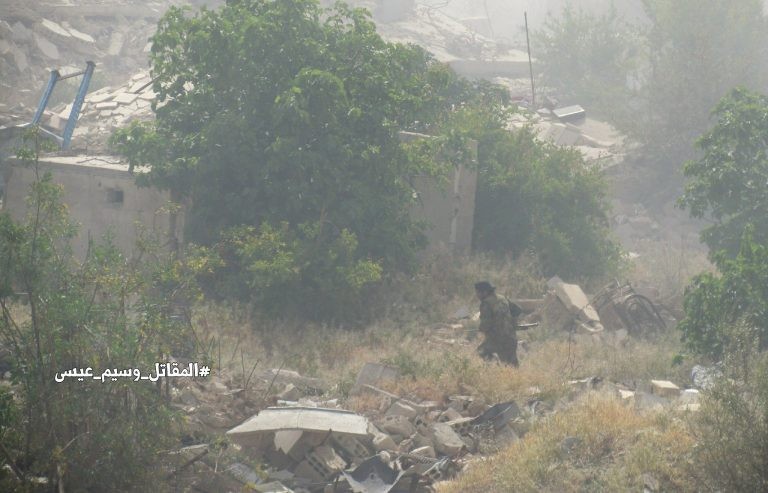 Xe tăng quân đội Syria trên chiến trường Al-qaboun, Damascus