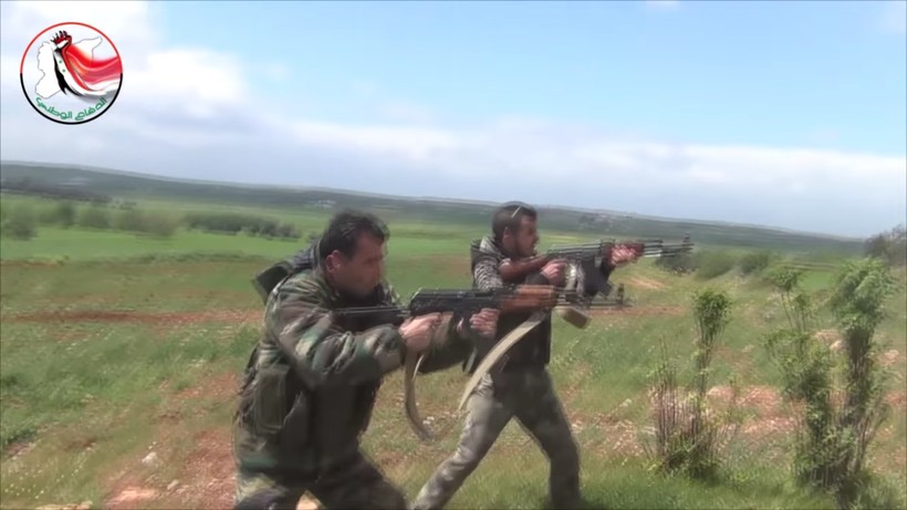 Binh sĩ lực lượng vũ trang địa phương NDF ở Hama