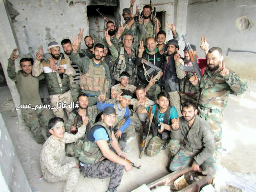 Binh sĩ quân đội Syria trên chiến trường khu vực Al-Qaboun