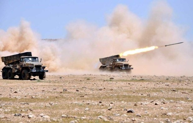 Pháo phản lực Grad của quân đội Syria tấn công phiến quân