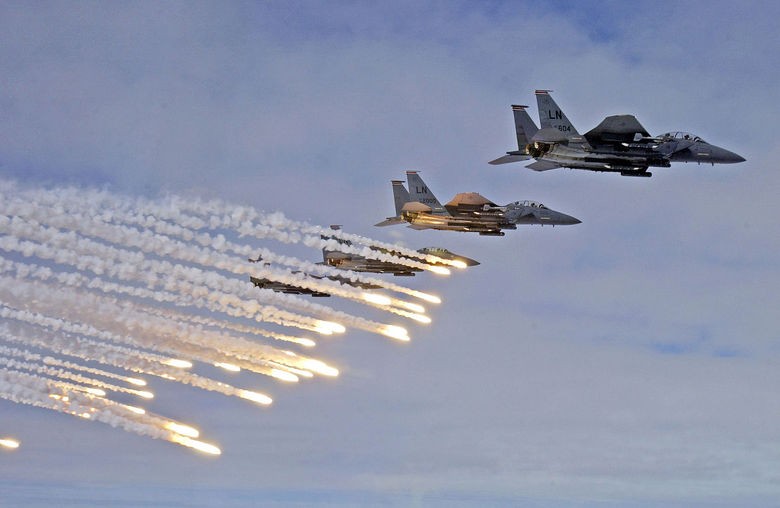 Không quân liên minh do Mỹ dẫn đầu không kích ở Syria