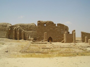 Thành phố cổ Dura-Europos, hình thành vào thế kỷ thứ III trước Công nguyên, bị IS tấn chiếm và hủy diệt, tương tự như ở Palmyra