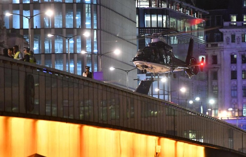 Trực thăng chống khủng bố của đặc nhiệm SAS ở London