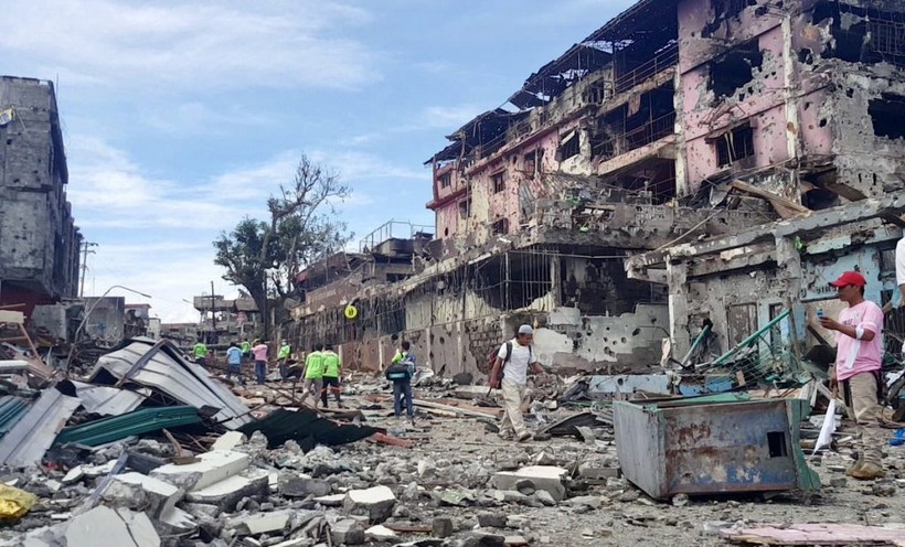 Thành phố Marawi tan hoang sau những trận đánh và các cuộc không kích