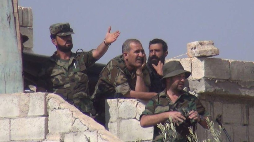  Tướng Suhail al-Hassan cùng các sĩ quan chỉ huy lực lượng Tiger trên đài chỉ huy