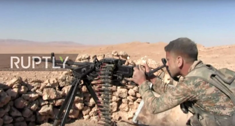 Binh sĩ quân đội Syria trên chiến trường Palmyra - Arak