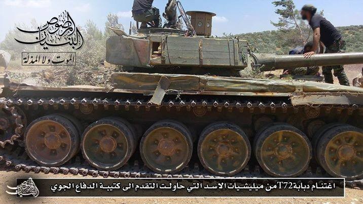Xe tăng T-72 bị lực lượng khủng bố Hayat Tahrrir Al-Sham chiếm giữ