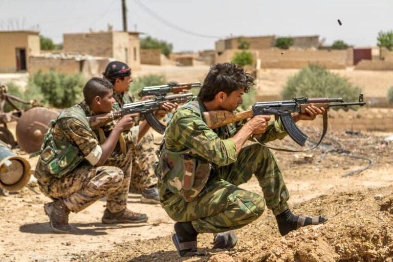 Binh sĩ lực lượng SDF tấn công ở Raqqa