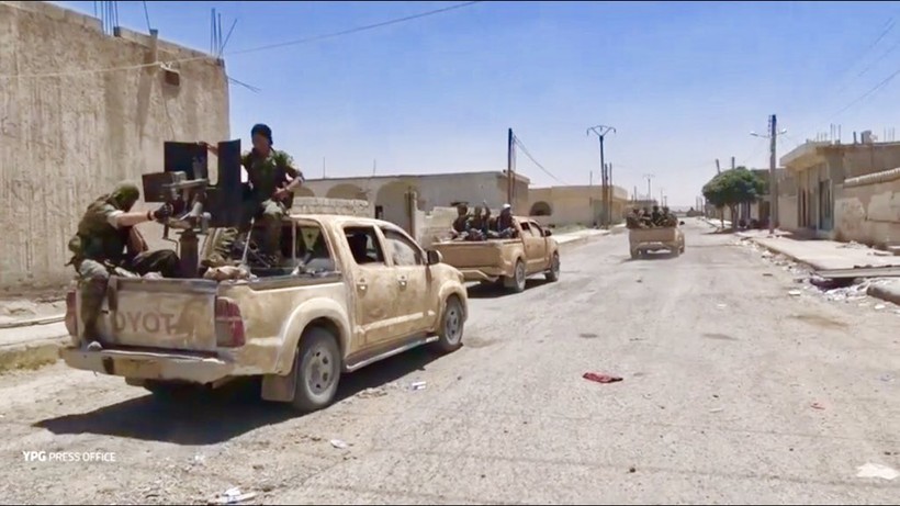 Lực lương SDF cơ động tấn công vào thành phố Raqqa