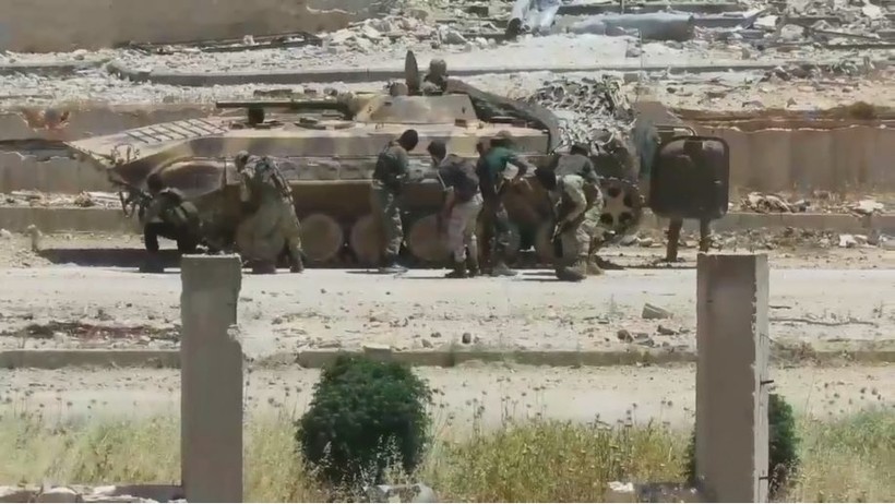 Nhóm chiến binh thánh chiến Ha'yat Tahrir al-Sham (HTS – nhóm Al- Qaeda Syria) huấn luyện chiến đấu ở Idlib