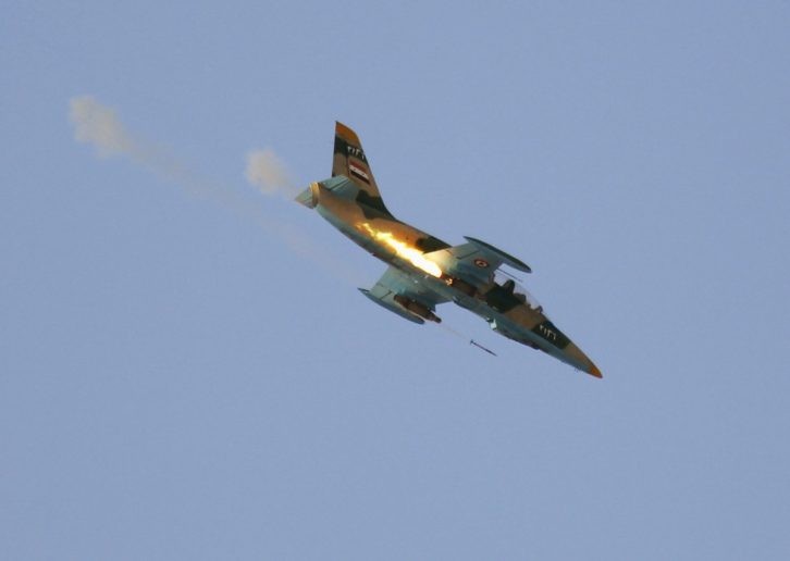 Máy bay chiến đấu của không quân Syria không kích trên vùng nông thôn tỉnh Homs