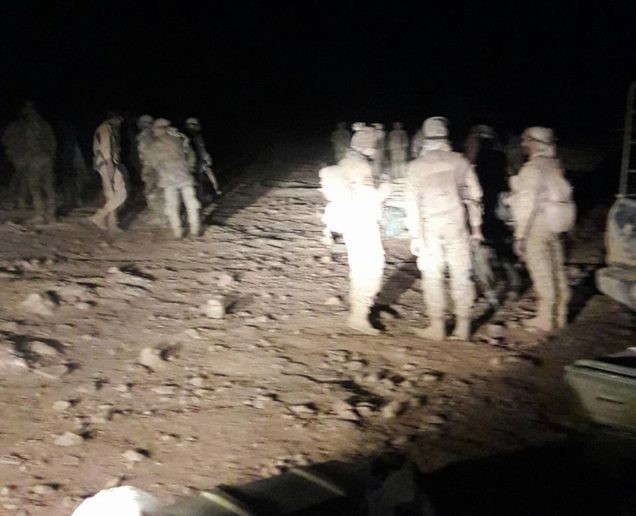 Binh sĩ lực lượng quân đoàn tình nguyện số 5 trên chiến trường gần thị trấn Al-Sukhnah