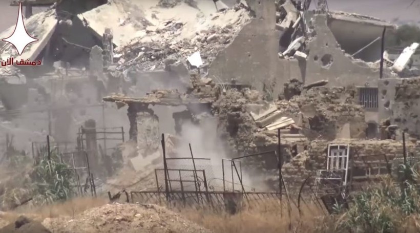 Giao chiến ác liệt trong khu vực quận Ayn Tarma, quân đội Syria chiếm 2 tòa nhà của phiến quân